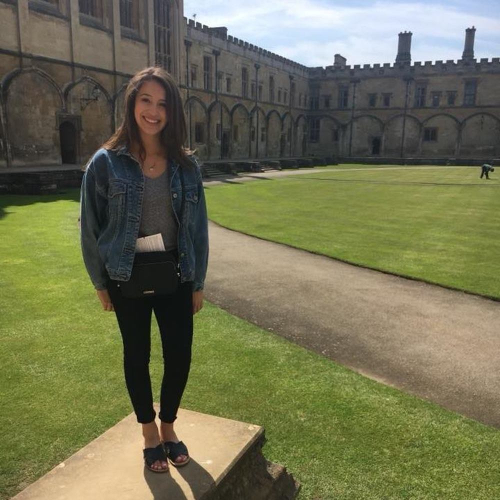 Meet your Posher, Lia